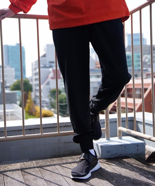 Champion（チャンピオン）の「【CHAMPION/チャンピオン】裏毛スウエットパンツ　Ｃ３－ＬＳ２５３　無地　ワンポイント　速乾性　スポーツシーン対応可能（スウェットパンツ・メンズ・グレー/ブラック/ネイビー/ホワイト・X-LARGE/MEDIUM/LARGE）」の15枚目の写真