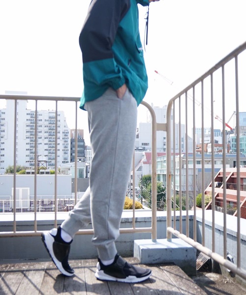 Champion（チャンピオン）の「【CHAMPION/チャンピオン】裏毛スウエットパンツ　Ｃ３－ＬＳ２５３　無地　ワンポイント　速乾性　スポーツシーン対応可能（スウェットパンツ・メンズ・グレー/ブラック/ネイビー/ホワイト・X-LARGE/MEDIUM/LARGE）」の17枚目の写真