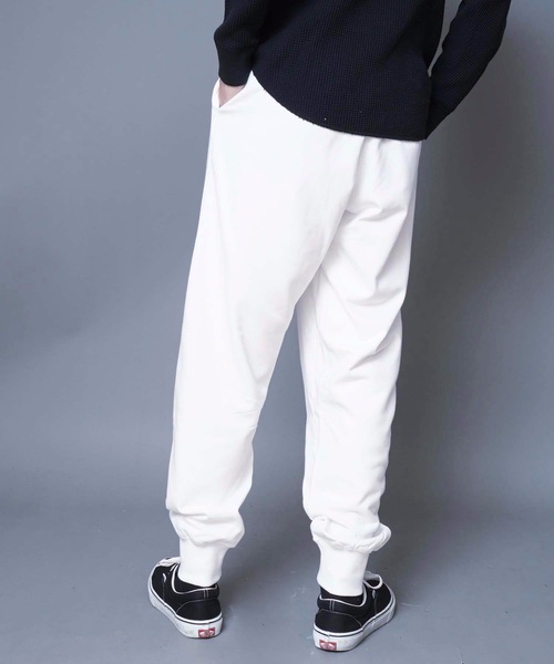 Champion（チャンピオン）の「【CHAMPION/チャンピオン】裏毛スウエットパンツ　Ｃ３－ＬＳ２５３　無地　ワンポイント　速乾性　スポーツシーン対応可能（スウェットパンツ・メンズ・グレー/ブラック/ネイビー/ホワイト・X-LARGE/MEDIUM/LARGE）」の9枚目の写真