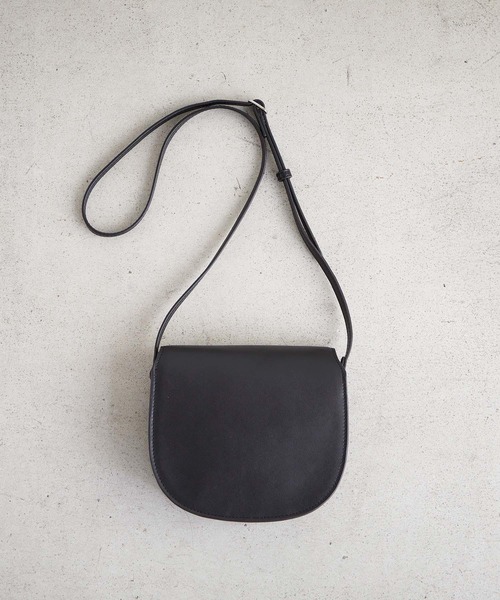 EFOLE（エフォル）の「【EFOLE】 ハーフムーン ショルダーバッグ（ショルダーバッグ・レディース・ブラック/ベージュ・FREE）」の13枚目の写真