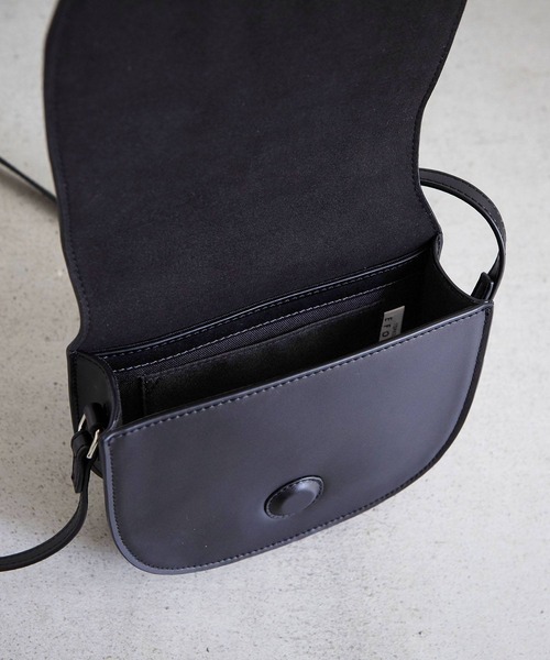 EFOLE（エフォル）の「【EFOLE】 ハーフムーン ショルダーバッグ（ショルダーバッグ・レディース・ブラック/ベージュ・FREE）」の15枚目の写真
