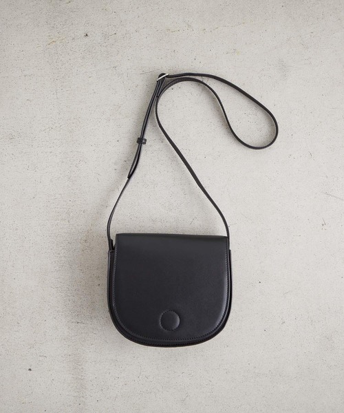 EFOLE（エフォル）の「【EFOLE】 ハーフムーン ショルダーバッグ（ショルダーバッグ・レディース・ブラック/ベージュ・FREE）」の3枚目の写真