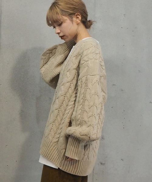 tiptop(ティップトップ)の「【web限定アイテム】2020AW ケーブル編みキーネックニット(ニット/セーター・レディース・アイボリー/ライトベージュ/ダークグリーン/パープル・FREE)」の5枚目の写真