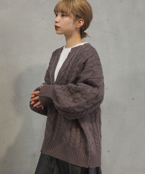 tiptop(ティップトップ)の「【web限定アイテム】2020AW ケーブル編みキーネックニット(ニット/セーター・レディース・アイボリー/ライトベージュ/ダークグリーン/パープル・FREE)」の22枚目の写真