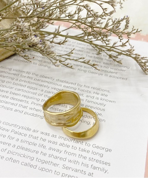 apres jour(アプレジュール)の「【apres jour×ARIAZ】ウェーブリング(リング・レディース・シルバー/ゴールド・FREE)」の2枚目の写真