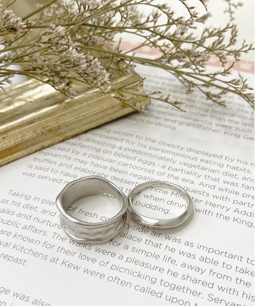 apres jour(アプレジュール)の「【apres jour×ARIAZ】ウェーブリング(リング・レディース・シルバー/ゴールド・FREE)」の3枚目の写真