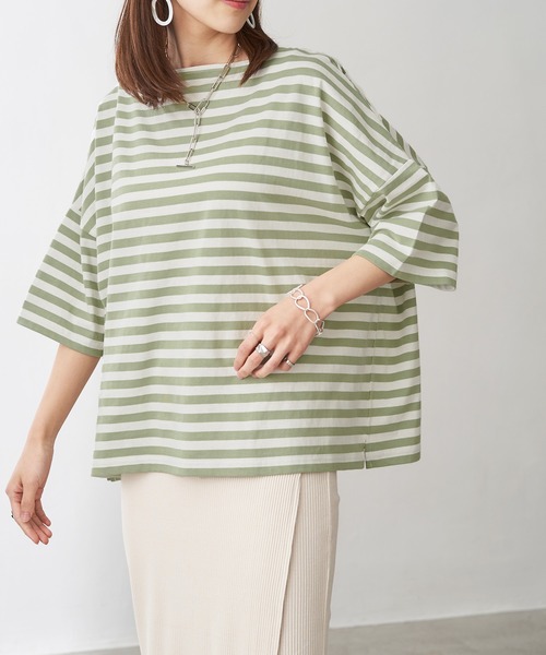 Chaco closet(チャコ クローゼット)の「オーバーサイズ ボーダー半袖Tシャツ(Tシャツ/カットソー・レディース・ブラック/ネイビー/イエロー/オレンジ/グリーン系その他/ブルー系その他/ピンク/ブルー/パープル/ベージュ/イエロー系1/グリーン系1/ベージュ×ブラック/レッド/ピンク系1/グリーン/パープル系/オフホワイト/ピンク系2/ブルー系/ピンク系3/グレー系1/ブラック系1/オレンジ系1/ネイビー系1・FREE)」の8枚目の写真