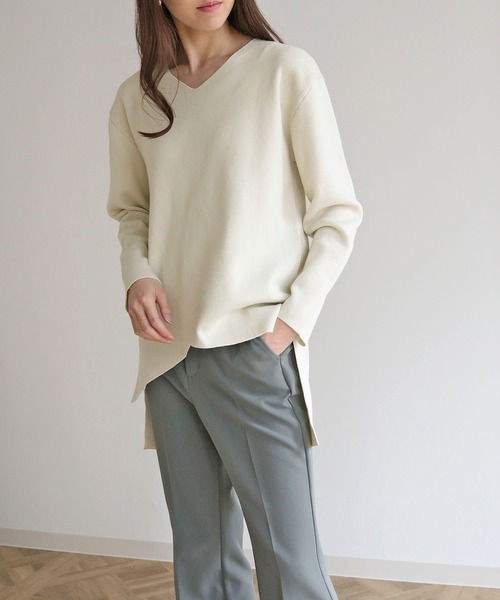 HER CLOSET(ハークローゼット)の「【HERCLOSET】イージーケア抗菌イレヘムVネックニット(ニット/セーター・レディース・サックスブルー/ブラック/ライトホワイト/グレー/ラベンダー/ベビーピンク・M)」の2枚目の写真