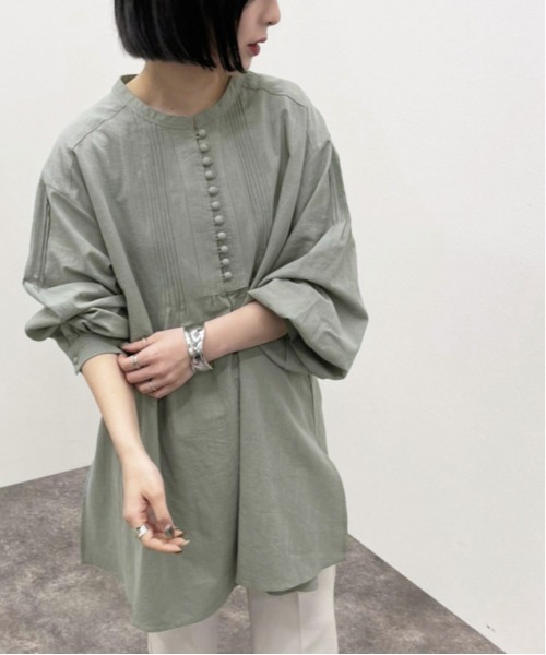 apres jour mignon（アプレジュールミニョン）の「ピンタックチュニックブラウス【ZOZOTOWN限定アイテム】（シャツ/ブラウス・レディース・ミント/オフホワイト・フリー/X-LARGE）」の2枚目の写真