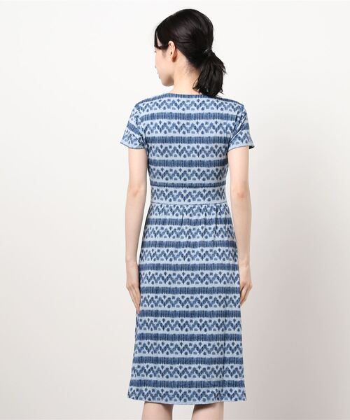 L.L.Bean(エルエルビーン)の「サマー・ニット・ドレス、半袖 イカット ジャパン・フィット(ワンピース・レディース・ブルー・X-LARGE/X-SMALL/MEDIUM/SMALL/LARGE)」の4枚目の写真