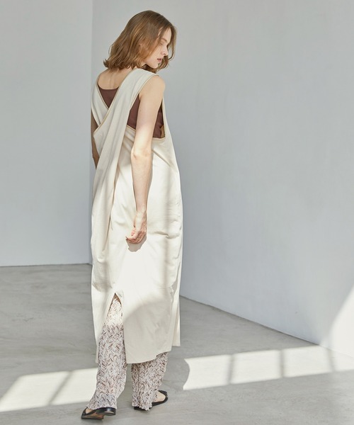 BONLECILL（ボンルシール）の「バッククロス パイピングロングワンピース（ワンピース・レディース・ベージュ/ブラウン/グリーン/チャコール・FREE）」の21枚目の写真