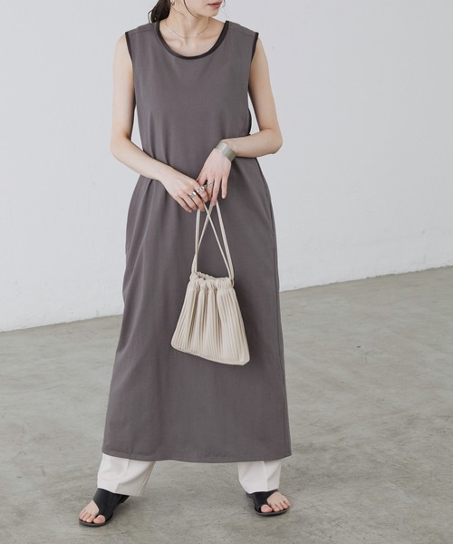 BONLECILL（ボンルシール）の「バッククロス パイピングロングワンピース（ワンピース・レディース・ベージュ/ブラウン/グリーン/チャコール・FREE）」の17枚目の写真