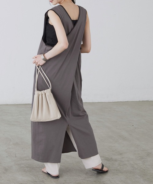 BONLECILL（ボンルシール）の「バッククロス パイピングロングワンピース（ワンピース・レディース・ベージュ/ブラウン/グリーン/チャコール・FREE）」の11枚目の写真