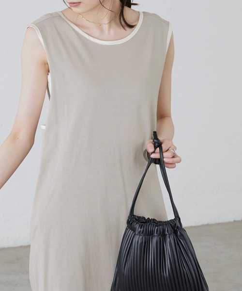 BONLECILL（ボンルシール）の「バッククロス パイピングロングワンピース（ワンピース・レディース・ベージュ/ブラウン/グリーン/チャコール・FREE）」の12枚目の写真