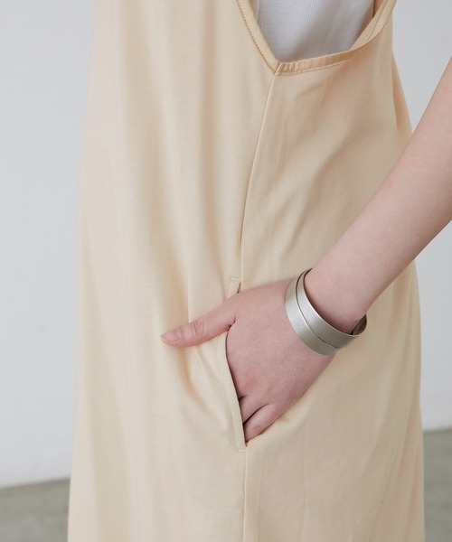 BONLECILL（ボンルシール）の「バッククロス パイピングロングワンピース（ワンピース・レディース・ベージュ/ブラウン/グリーン/チャコール・FREE）」の16枚目の写真