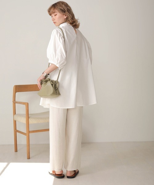 Bab（バブ）の「【WEB限定】ボリュームスリーブフレアブラウス（シャツ/ブラウス・レディース・オフホワイト/サックスブルー/ピンクベージュ・38）」の4枚目の写真