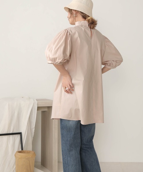 Bab（バブ）の「【WEB限定】ボリュームスリーブフレアブラウス（シャツ/ブラウス・レディース・オフホワイト/サックスブルー/ピンクベージュ・38）」の15枚目の写真