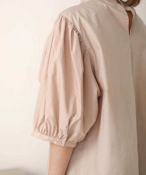 Bab（バブ）の「【WEB限定】ボリュームスリーブフレアブラウス（シャツ/ブラウス・レディース・オフホワイト/サックスブルー/ピンクベージュ・38）」の19枚目の写真
