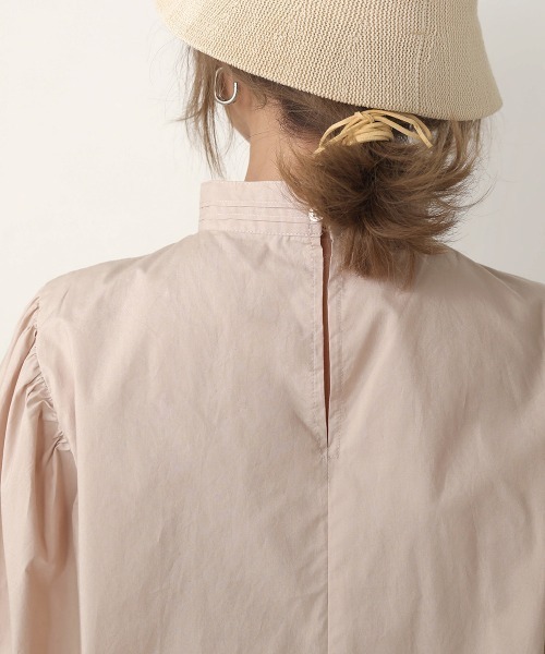 Bab（バブ）の「【WEB限定】ボリュームスリーブフレアブラウス（シャツ/ブラウス・レディース・オフホワイト/サックスブルー/ピンクベージュ・38）」の20枚目の写真