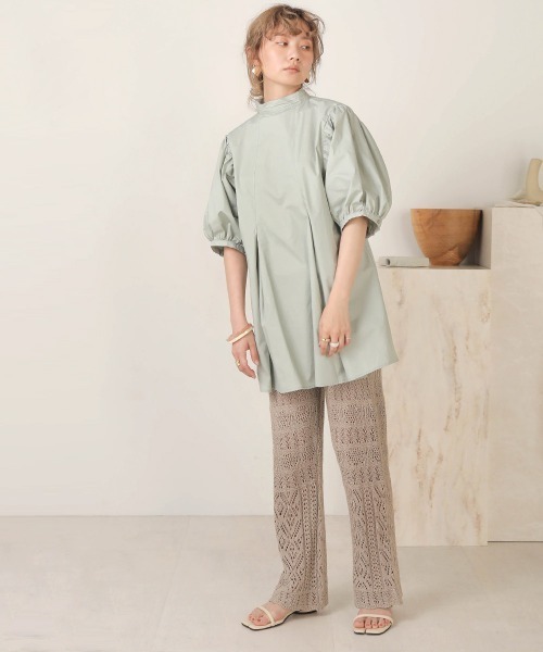 Bab（バブ）の「【WEB限定】ボリュームスリーブフレアブラウス（シャツ/ブラウス・レディース・オフホワイト/サックスブルー/ピンクベージュ・38）」の6枚目の写真