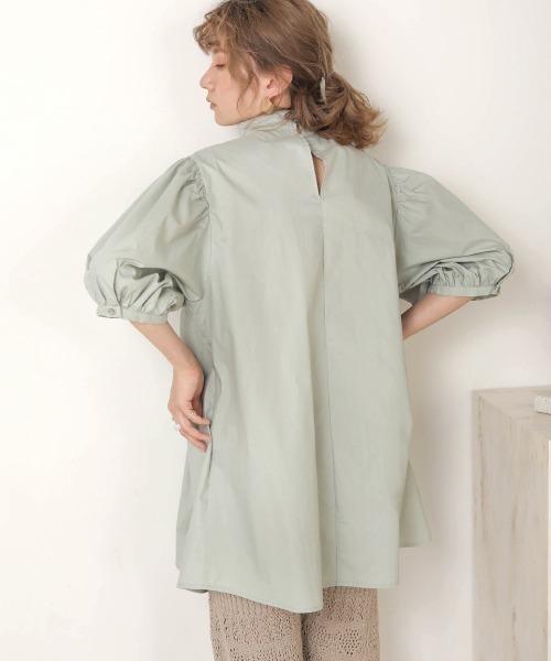 Bab（バブ）の「【WEB限定】ボリュームスリーブフレアブラウス（シャツ/ブラウス・レディース・オフホワイト/サックスブルー/ピンクベージュ・38）」の11枚目の写真