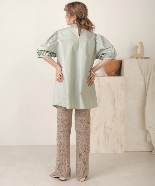 Bab（バブ）の「【WEB限定】ボリュームスリーブフレアブラウス（シャツ/ブラウス・レディース・オフホワイト/サックスブルー/ピンクベージュ・38）」の12枚目の写真