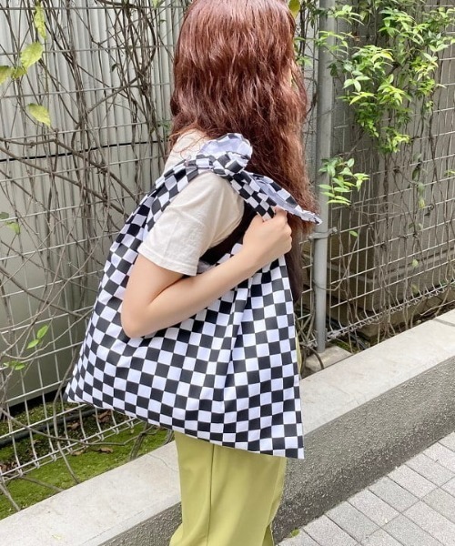 Ray BEAMS（レイビームス）の「Hollingworth country outfitters / チェッカー バッグ（トートバッグ・レディース・ブラック/ブルー・ONE SIZE）」の14枚目の写真