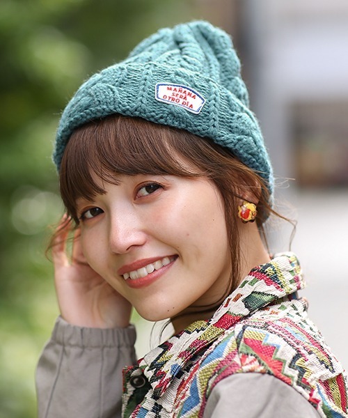 チチカカ（チチカカ）の「ケーブル編みニットキャップ（ニットキャップ/ビーニー・レディース・ブラック/オフホワイト/ピンク/ブルー/グリーン/キャメル・FREE）」の4枚目の写真