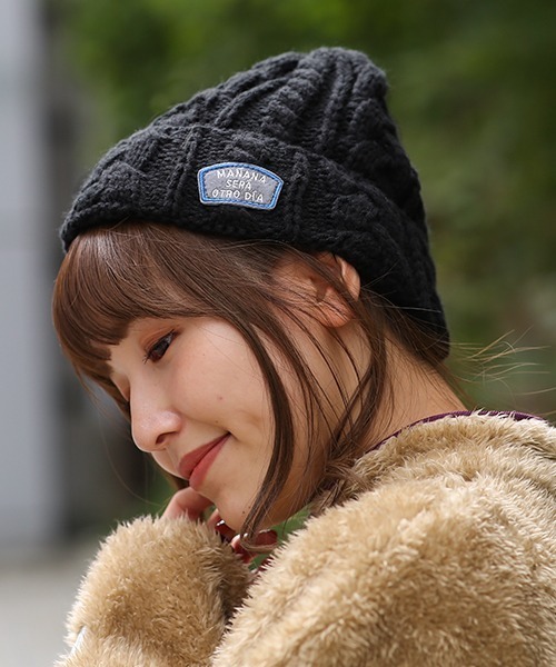 チチカカ（チチカカ）の「ケーブル編みニットキャップ（ニットキャップ/ビーニー・レディース・ブラック/オフホワイト/ピンク/ブルー/グリーン/キャメル・FREE）」の3枚目の写真