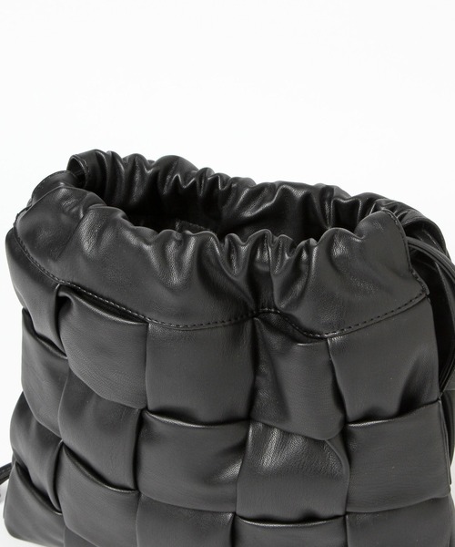 Andemiu(アンデミュウ)の「ワイドメッシュキンチャク958348(ハンドバッグ・レディース・ブラック/ベージュ・FREE)」の4枚目の写真