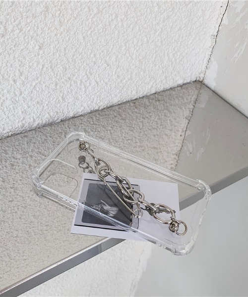 MANGROVE（マングローブ）の「チェーンストラップデザインクリアiPhoneケース（スマホケース/カバー・レディース・クリア・A/C/E/D/B）」の4枚目の写真
