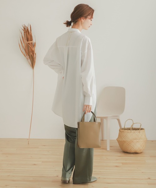 SENSE OF PLACE by URBAN RESEARCH（センスオブプレイスバイアーバンリサーチ）の「スリットスリーブシャンブレーシャツ（シャツ/ブラウス・レディース・オフホワイト/ブルー/キャメル・ONE）」の5枚目の写真