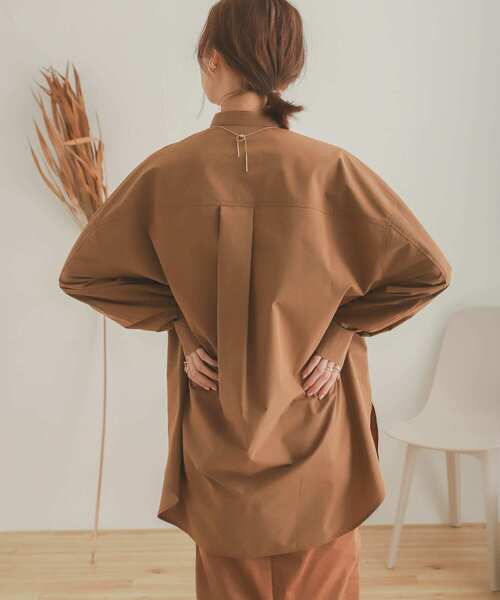 SENSE OF PLACE by URBAN RESEARCH（センスオブプレイスバイアーバンリサーチ）の「スリットスリーブシャンブレーシャツ（シャツ/ブラウス・レディース・オフホワイト/ブルー/キャメル・ONE）」の20枚目の写真