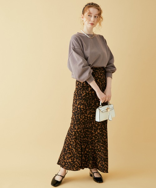 MADEMOISELLE ROPE'（マドモアゼル ロペ）の「<春まで使える>ヴィンテージライクダメージショートスウェット（スウェット・レディース・レッド/ダークパープル/ブルー系その他4・38）」の10枚目の写真