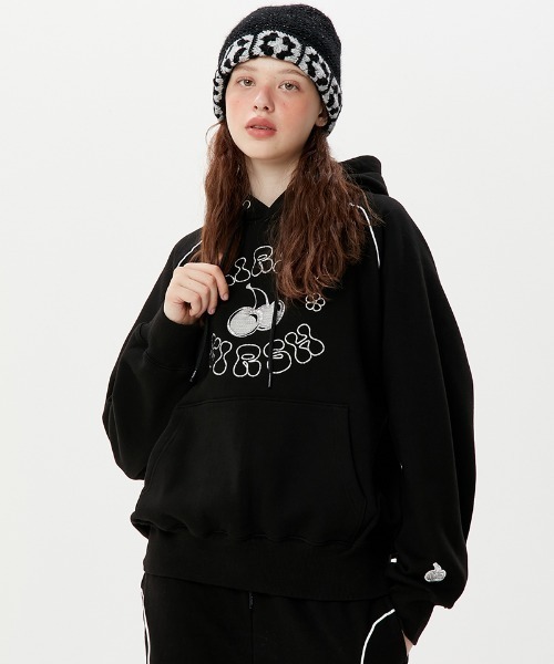KIRSH(キルシー)の「A'GEM/9 × .kom『KIRSH/キルシー』CHERRY PIPING HOODY/チェリーパイピング プルオーバーパーカー(パーカー・レディース・ブラック/グレー/アイボリー・FREE)」の2枚目の写真