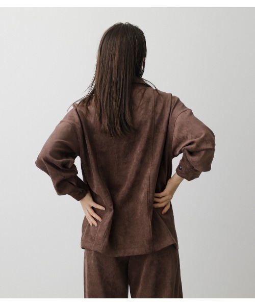 AZUL by moussy（アズールバイマウジー）の「MATTE VELOUR SHIRT/マットベロアシャツ（シャツ/ブラウス・レディース・ダークグリーン/ブラウン/ライトベージュ・SMALL/MEDIUM）」の13枚目の写真