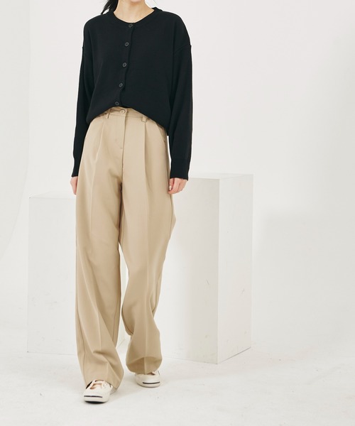 me+em select（ミームセレクト）の「ベーシッククルーネックニットカーディガン（カーディガン/ボレロ・レディース・スカイブルー/ブラック/ネイビー/レッド/ピンク/イエロー/ブルー/グリーン/クリーム/モカ/ブラウン・FREE）」の2枚目の写真