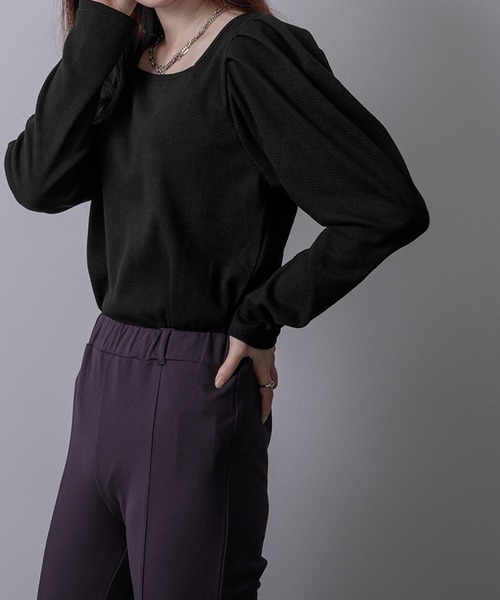 Adoon plain(アドーンプレーン)の「スクエアネックロンT(Tシャツ/カットソー・レディース・ブラック/オフホワイト/ダークブルー・FREE)」の2枚目の写真