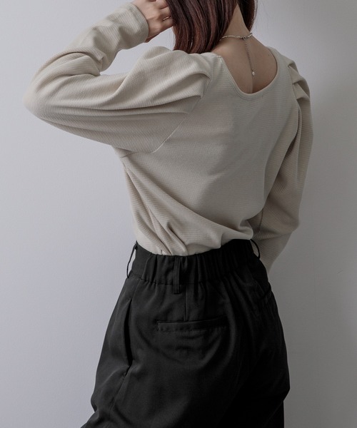 Adoon plain(アドーンプレーン)の「スクエアネックロンT(Tシャツ/カットソー・レディース・ブラック/オフホワイト/ダークブルー・FREE)」の19枚目の写真