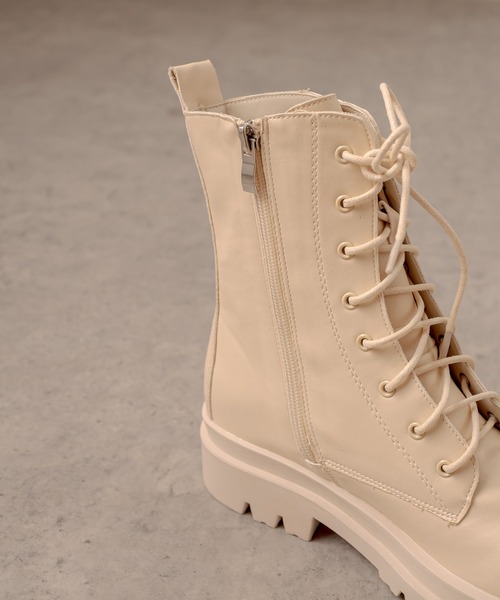 OLIVE des OLIVE（オリーブデオリーブ）の「【WEB限定】タンク底レースアップショートブーツ（ブーツ・レディース・ブラック/オフホワイト・SMALL/MEDIUM/LARGE）」の19枚目の写真