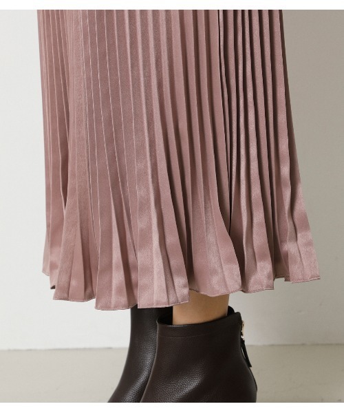 crie conforto（クリーコンフォルト）の「グロッシーアコーディオンプリーツスカート（スカート・レディース・ライトブルー/ダークグリーン/スモークピンク/ダークネイビー・SMALL/MEDIUM）」の6枚目の写真