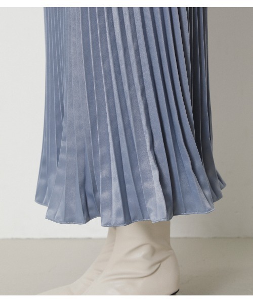 crie conforto（クリーコンフォルト）の「グロッシーアコーディオンプリーツスカート（スカート・レディース・ライトブルー/ダークグリーン/スモークピンク/ダークネイビー・SMALL/MEDIUM）」の7枚目の写真