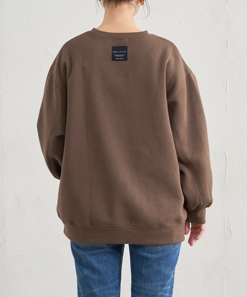 natural couture(ナチュラルクチュール)の「あおいさんコラボエンボスユニセックス裏毛プルオーバー(スウェット・レディース・スミクロ/ブラウン/ライトベージュ/ピンクベージュ・FREE)」の6枚目の写真