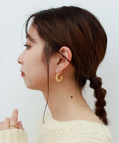 Birthday room（バースデイルーム）の「スクリューミニフープピアス（ピアス（両耳用）・レディース・シルバー/ゴールド・FREE）」の4枚目の写真