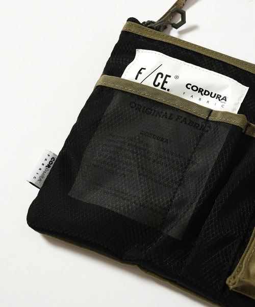 Johnbull Private labo（ジョンブルプライベートラボ）の「【F/CE】 サコッシュ / 630D MULTI POCHETTE（ショルダーバッグ・メンズ・ブラック/ベージュ/グレー・FREE）」の4枚目の写真