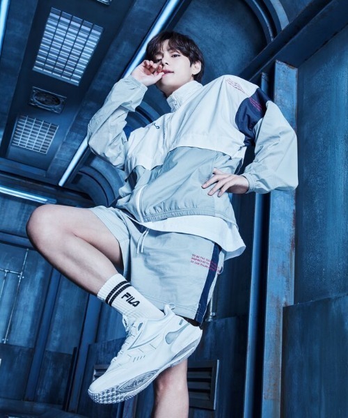 FILA(フィラ)の「ニューロン5 ニュークリアス / FILA NEURON 5_NUCLEUS / ランニング(スニーカー・メンズ・ベージュ/ブラック×グレー・23.5cm/24.5cm/25.5cm/26.5cm/27.5cm/24.0cm/26.0cm/27.0cm/28.0cm/29.0cm/23.0cm/25.0cm)」の12枚目の写真