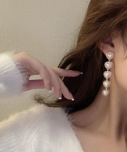 LAC-VERT（ラック・ヴェール）の「ハートドロップパールイヤリング（イヤリング・レディース・ゴールド・FREE）」の3枚目の写真