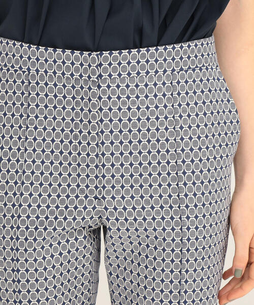 TOMORROWLAND （トゥモローランド）の「サークルドットストレッチ ミディシガレットパンツ（スラックス・レディース・ブルー系その他3・36/34）」の7枚目の写真