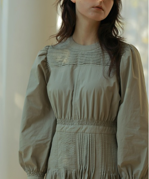 ReNorm（リノーム）の「ピンタックワンピース（ワンピース・レディース・カーキ/ネイビー/イエロー・M/S）」の5枚目の写真