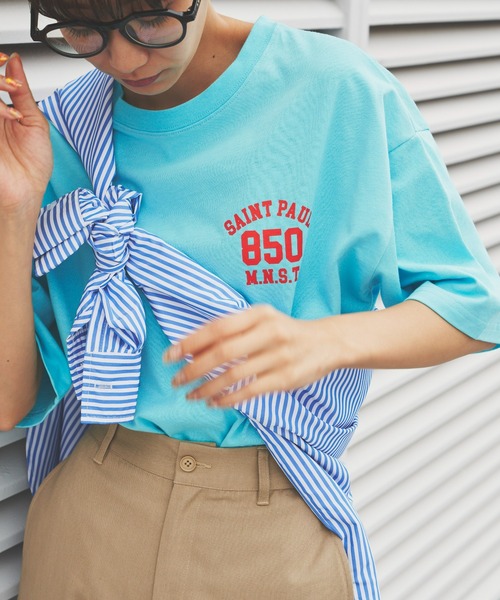 Auntie Rosa Holiday(アンティローザホリデー)の「アソートカレッジロゴプリントT(Tシャツ/カットソー・レディース・グレー/オフホワイト/ライトブルー/ネイビー/アイボリー/ブラウン・FREE)」の5枚目の写真